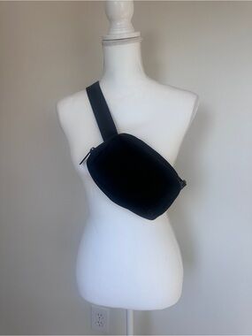 Lululemon Black Everywhere Belt Bag Crossbody Fanny Pack